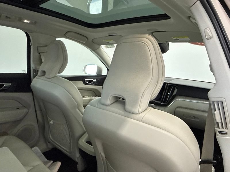 Used 2023 Volvo XC60 B5 Plus w/ Climate Package AWD/4WD image 13