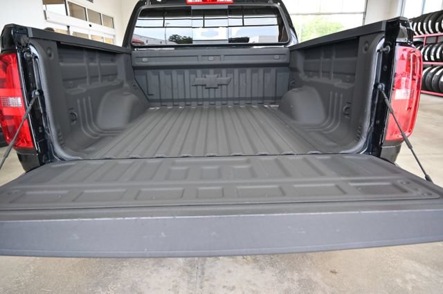 Used 2022 Chevrolet Colorado Z71 AWD/4WD image 8
