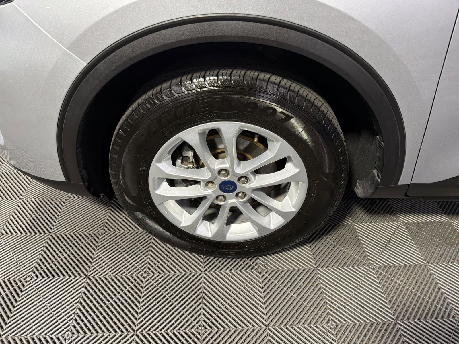 Used 2020 Ford Escape SE image 22