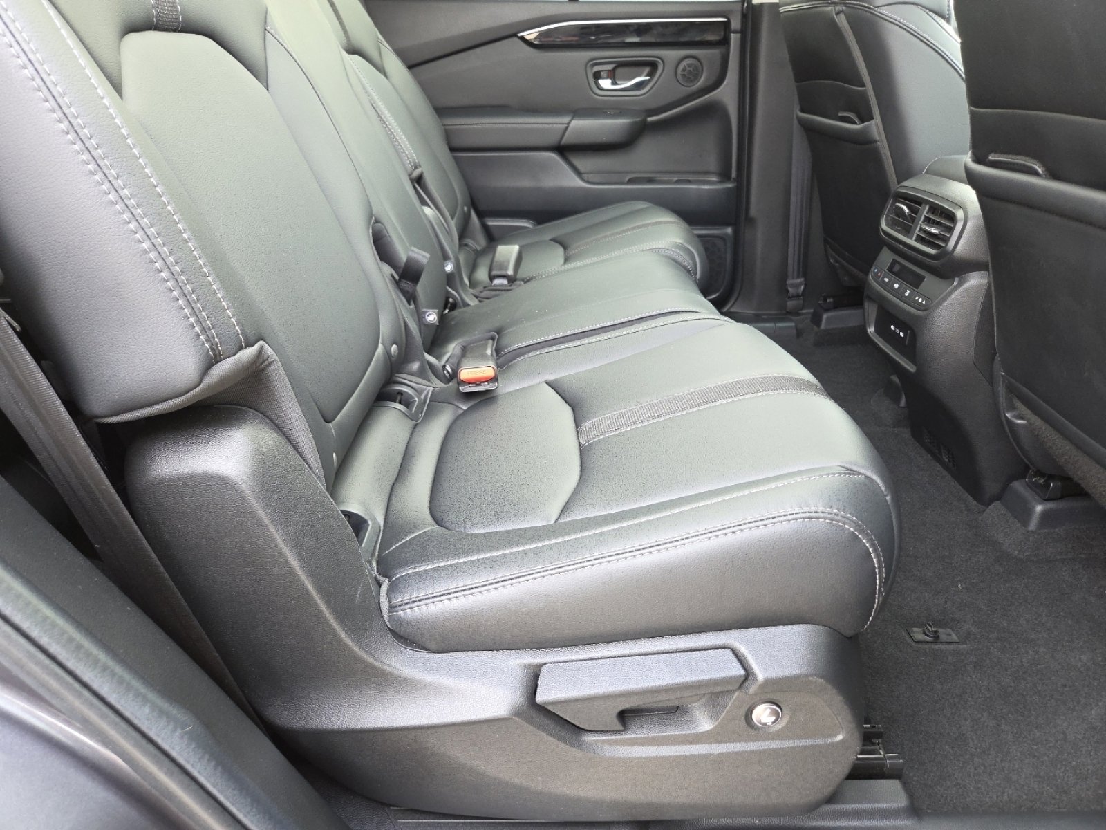 Certified 2025 Honda Pilot Touring image 27