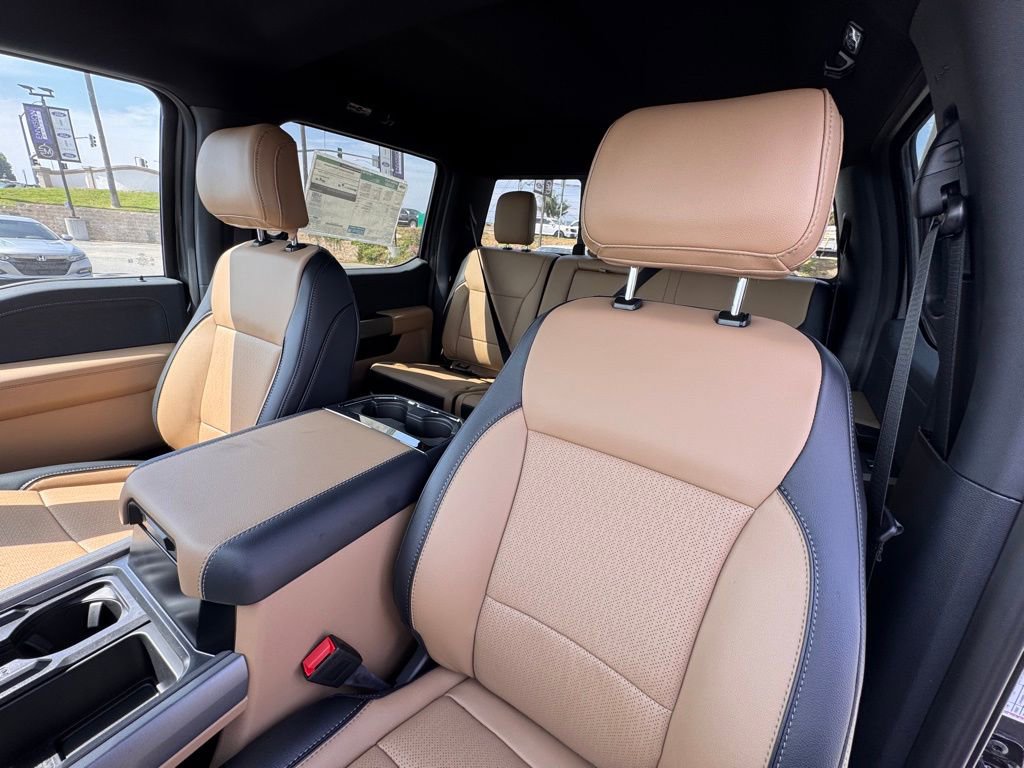 New 2026 Ford F250 Lariat w/ Black Appearance Package image 18