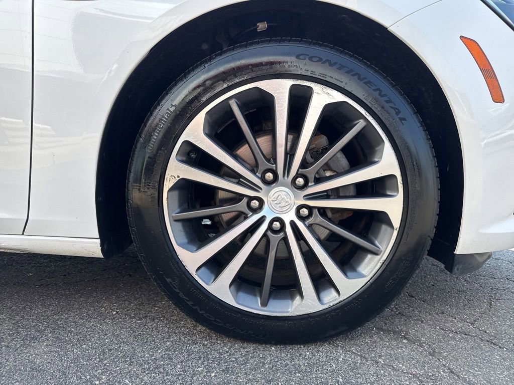 Used 2018 Buick Regal Essence w/ Driver Confidence Package #1 image 48