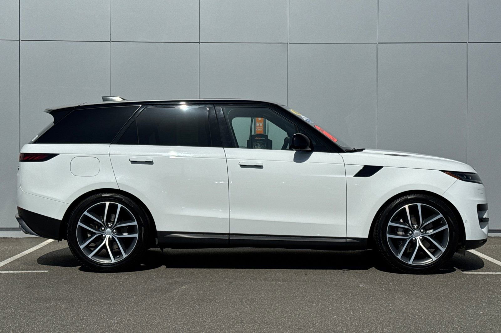 Certified 2023 Land Rover Range Rover Sport SE image 6