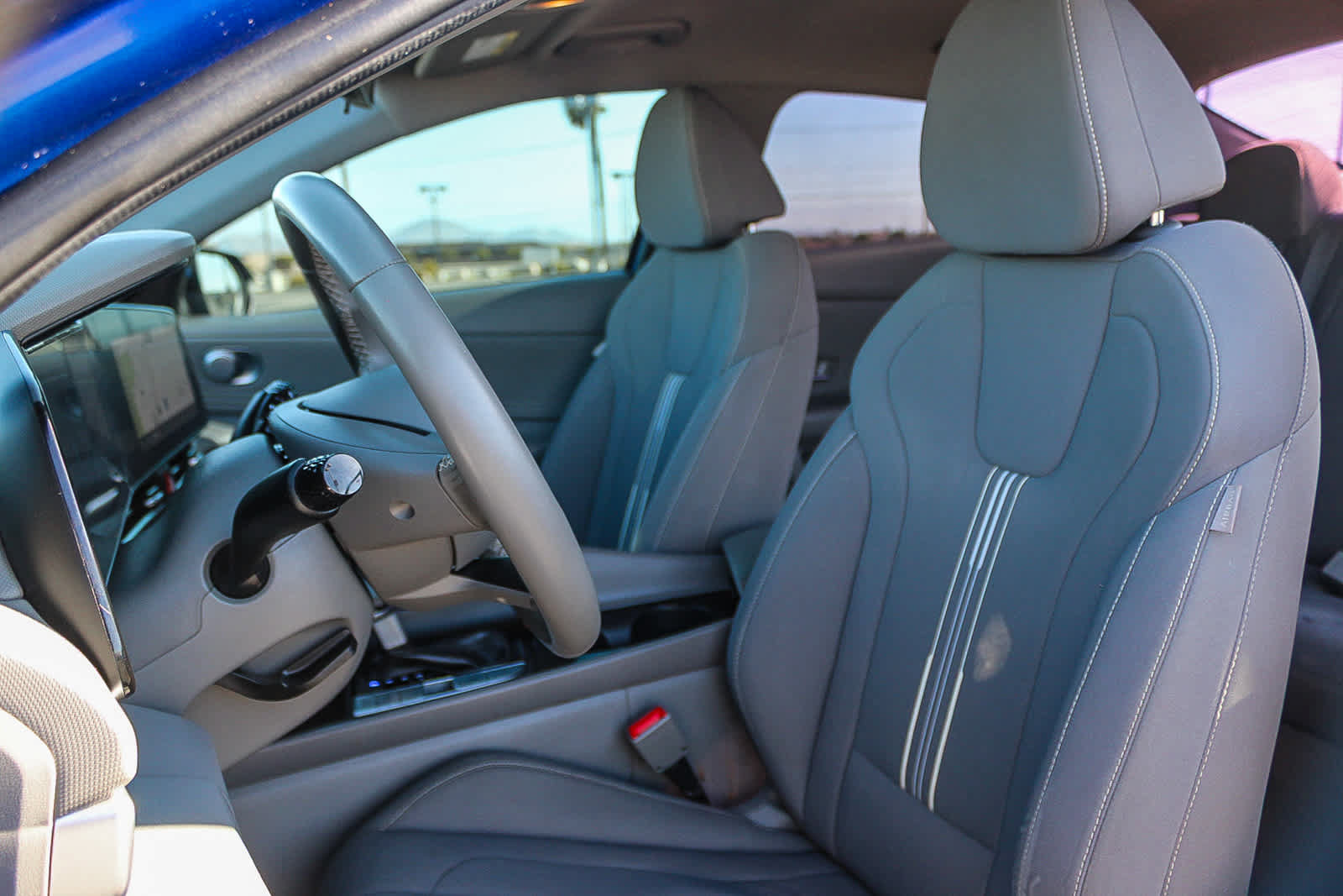 Used 2023 Hyundai Elantra SEL w/ Convenience Package FWD image 16