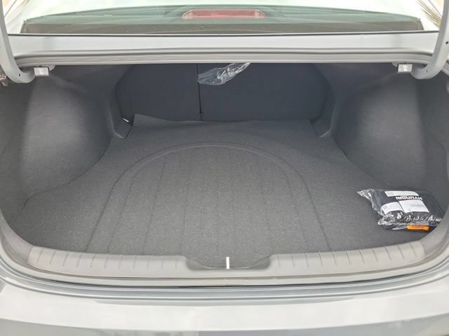 New 2026 Hyundai Elantra SEL Sport FWD image 26
