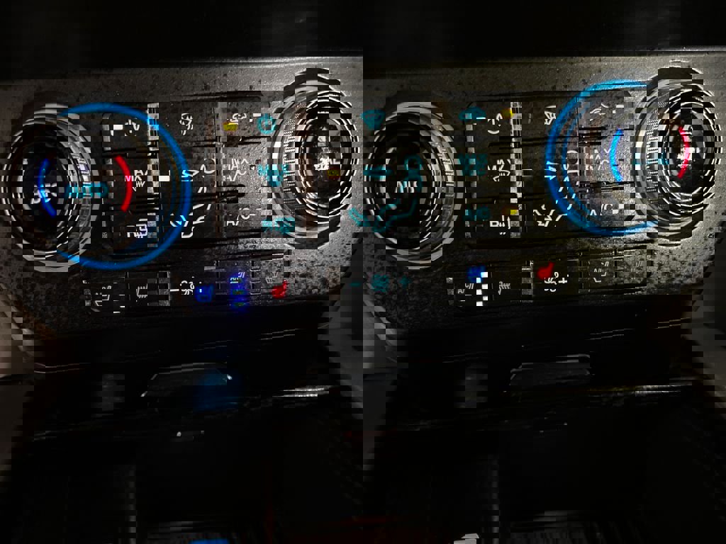 Used 2019 Ford F350 Platinum w/ Platinum Ultimate Package image 30