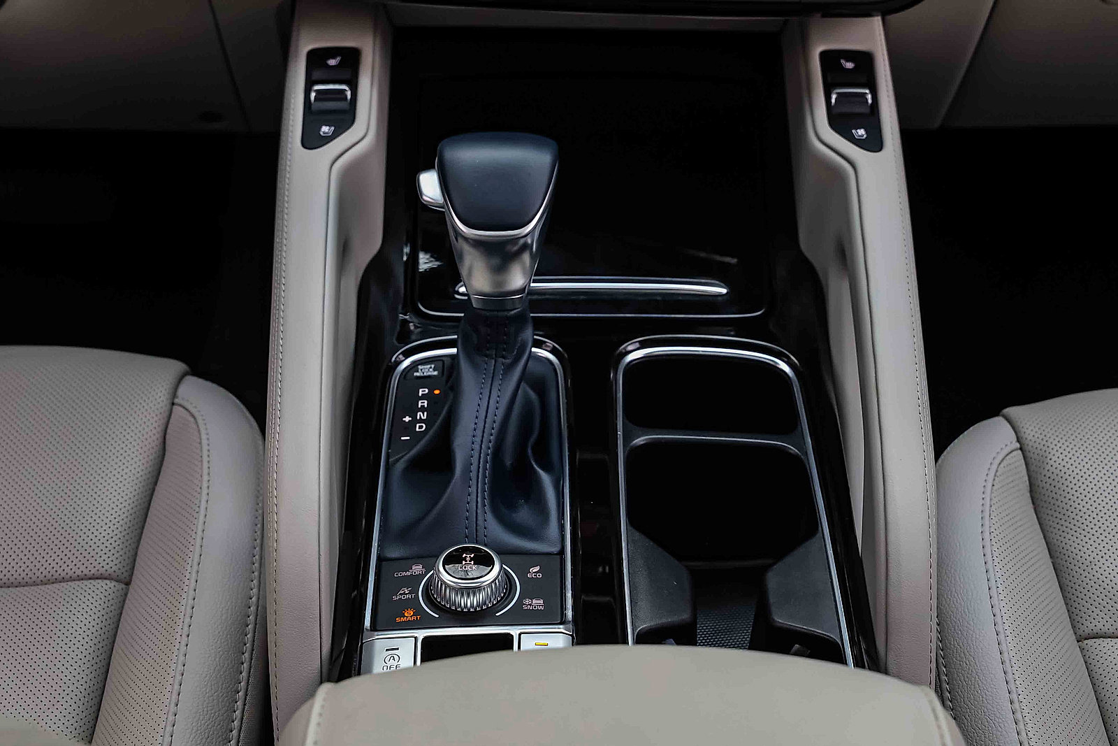 Used 2023 Kia Telluride EX w/ EX Captain's Chair Package image 14