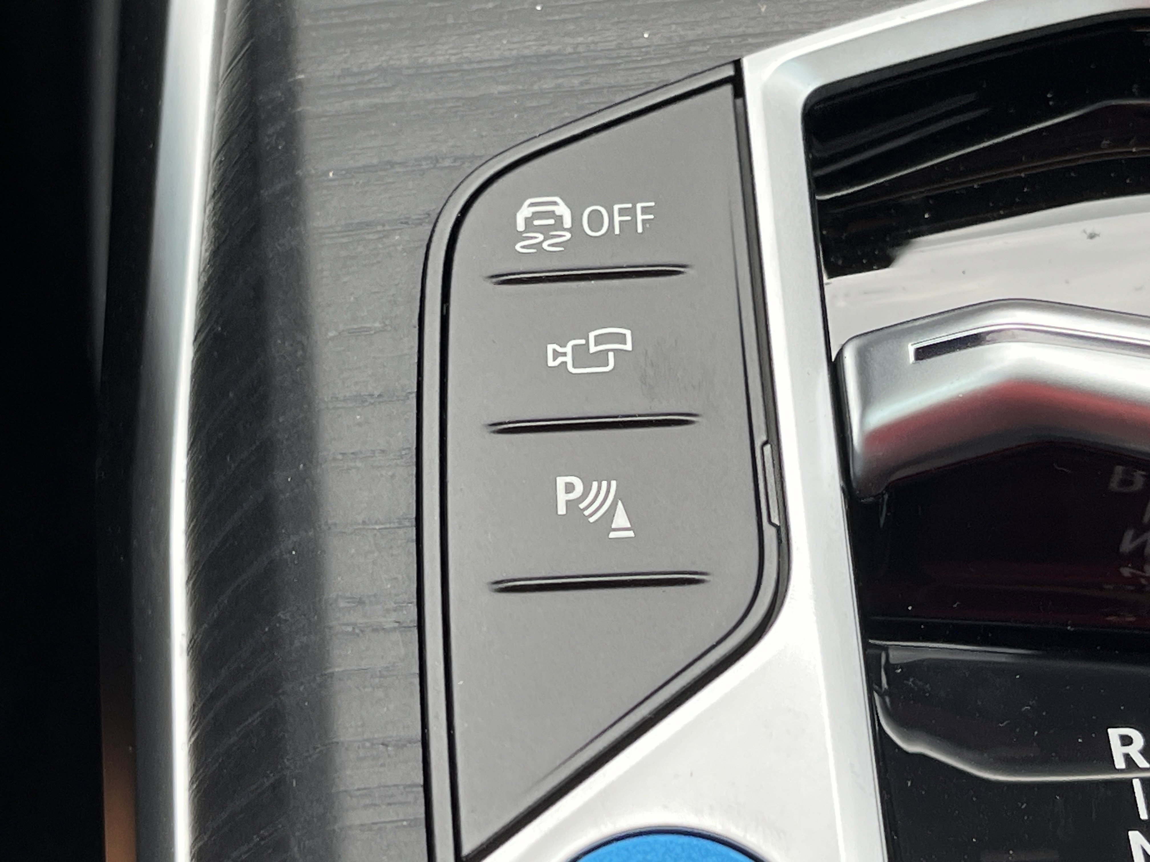 New 2026 BMW i4 eDrive40 w/ Premium Package RWD image 9