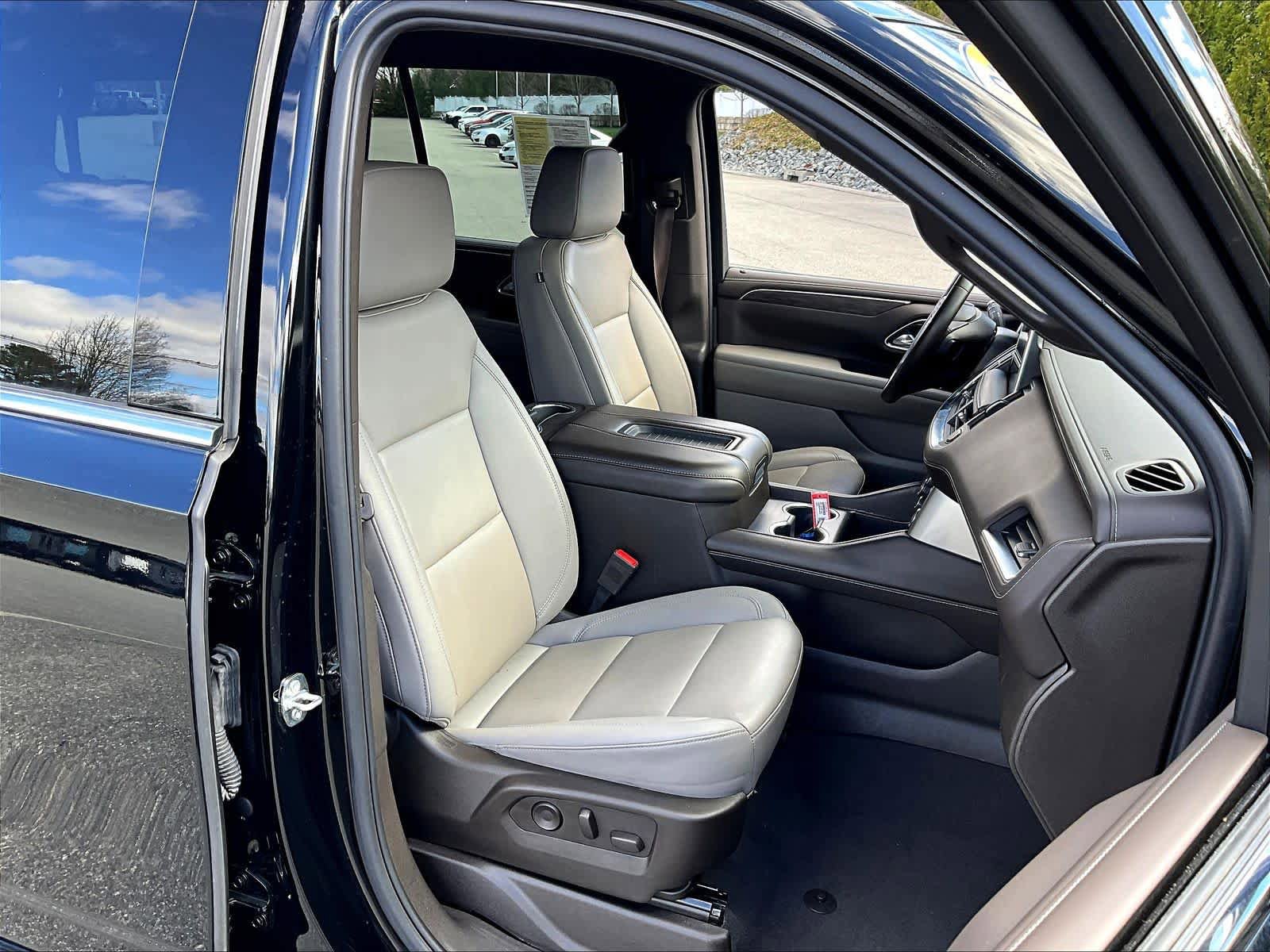 Used 2024 Chevrolet Tahoe LT image 11