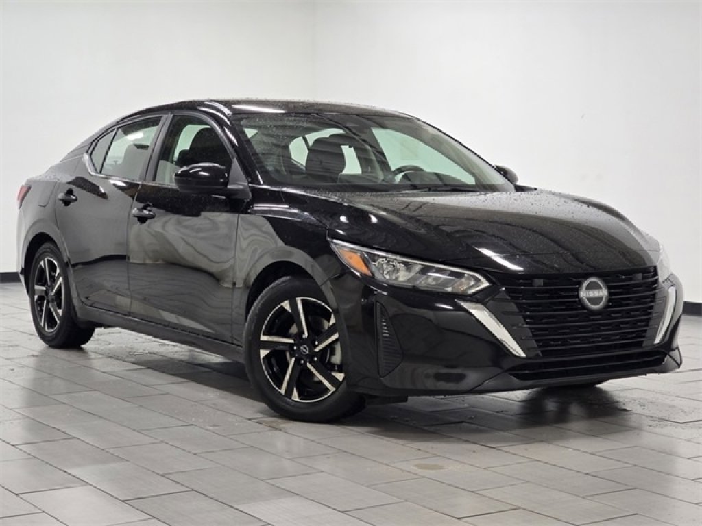 Used 2024 Nissan Sentra SV image 2