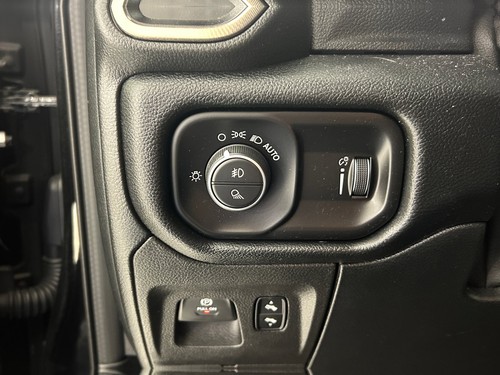 Used 2020 RAM 1500 Rebel w/ Rebel Level 1 Equipment Group AWD/4WD image 13
