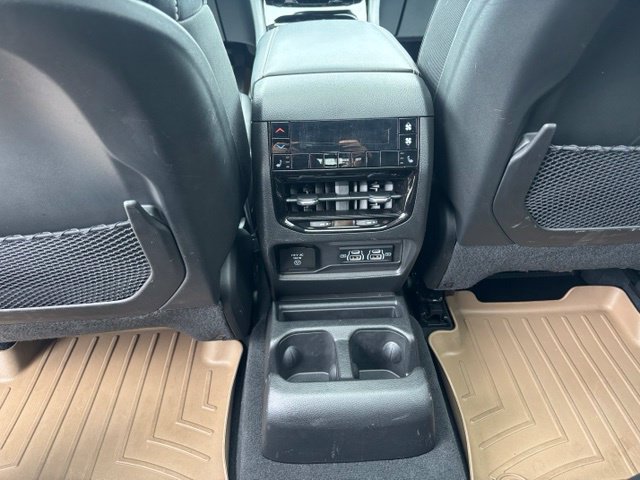 Used 2024 Jeep Grand Cherokee L Limited AWD/4WD image 23