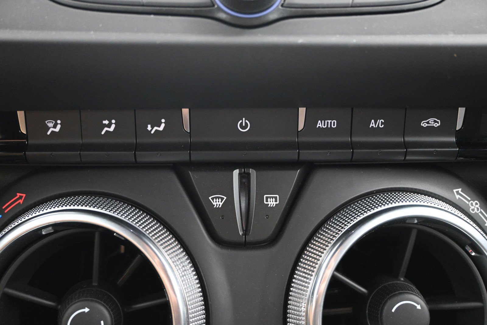Used 2021 Chevrolet Camaro LS RWD image 16