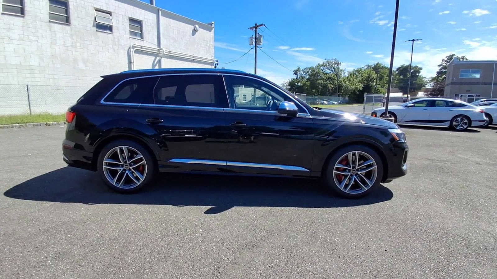 New 2025 Audi SQ7 Prestige image 9