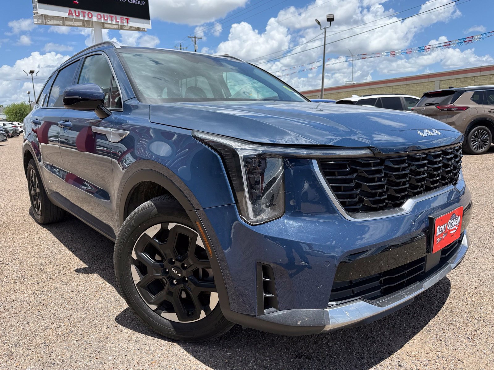 Used 2024 Kia Sorento S w/ Panoramic Sunroof Package