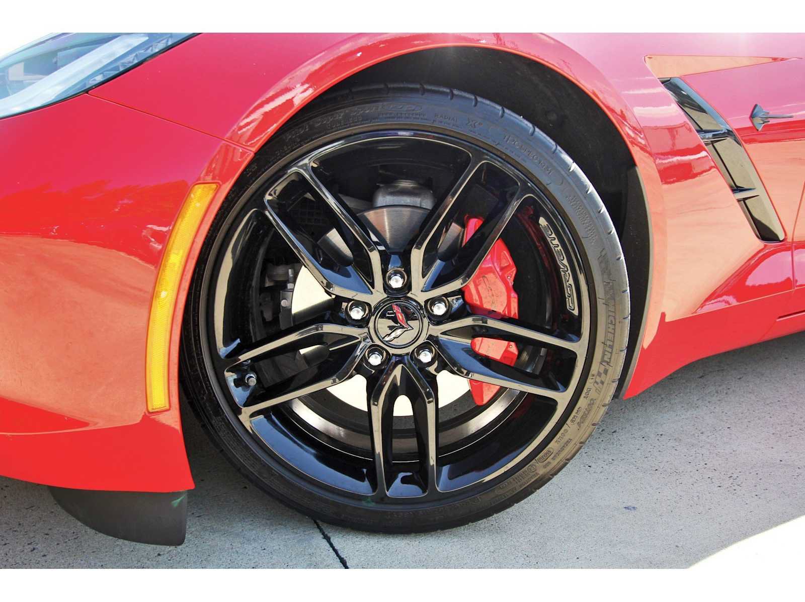 Used 2019 Chevrolet Corvette Stingray Coupe w/ Carbon Flash Badge Package RWD image 26