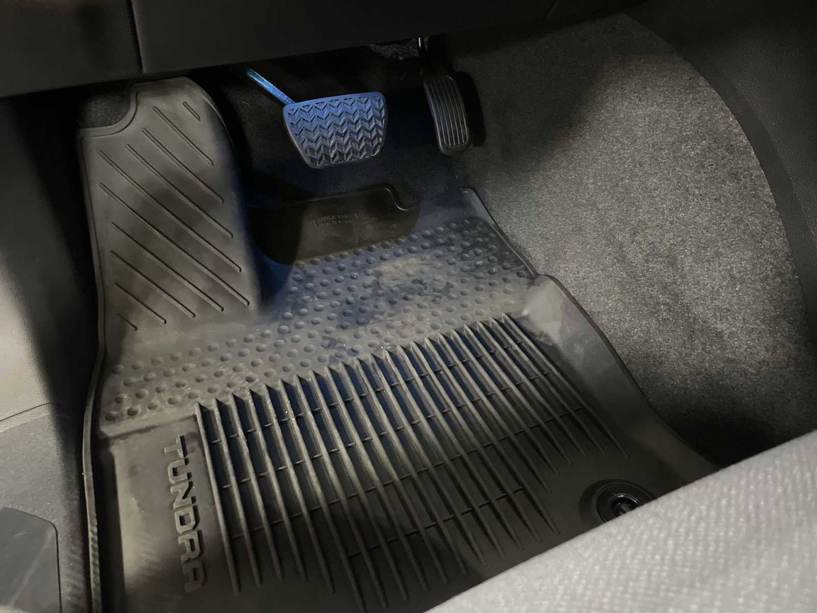 Used 2024 Toyota Tundra Limited w/ Power Package AWD/4WD image 16