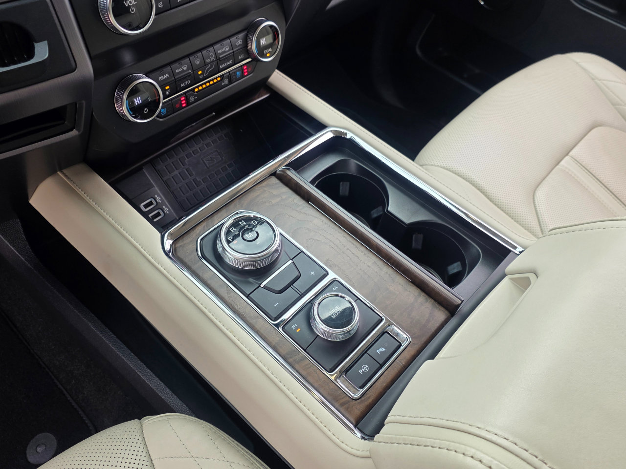 Used 2019 Ford Expedition Platinum image 9