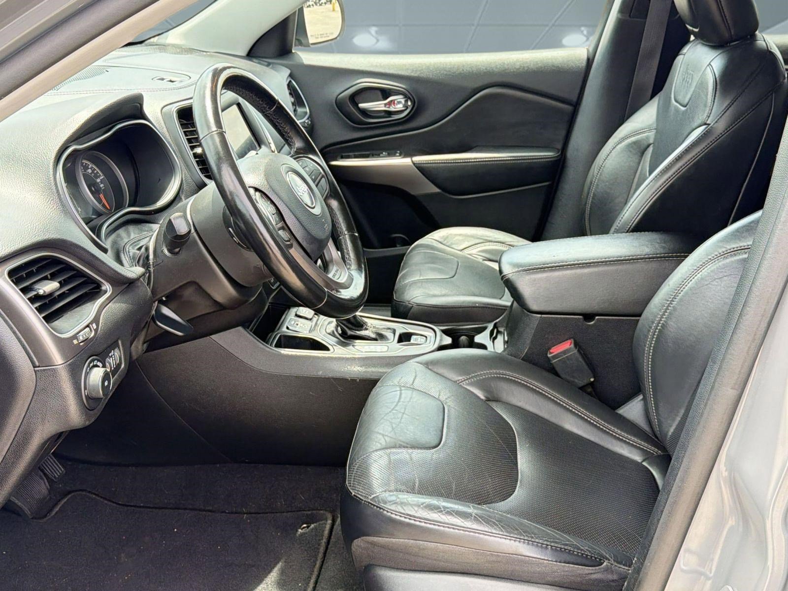 Used 2021 Jeep Cherokee Latitude Lux w/ Sun & Sound Group FWD image 5