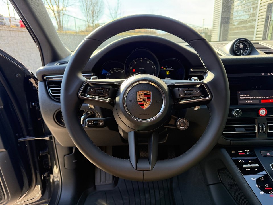 New 2026 Porsche Macan image 15