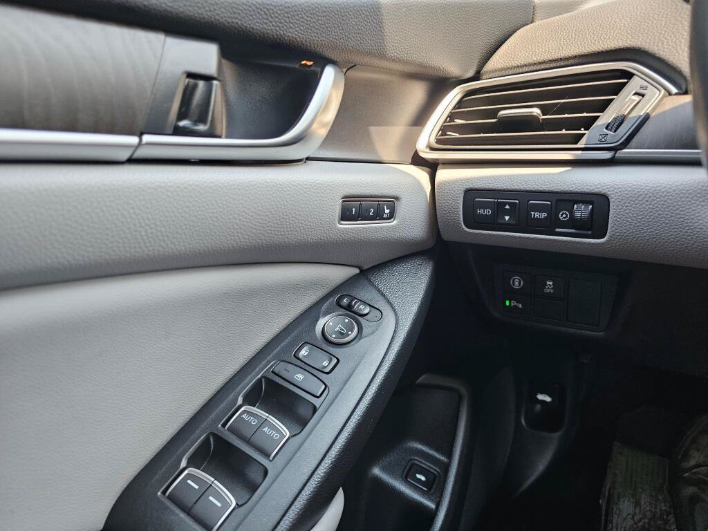 Certified 2018 Honda Accord Touring image 32