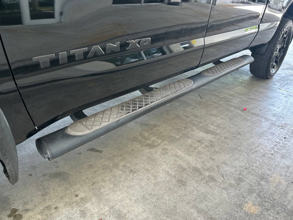 Used 2018 Nissan Titan SV w/ SV Convenience Package AWD/4WD image 17