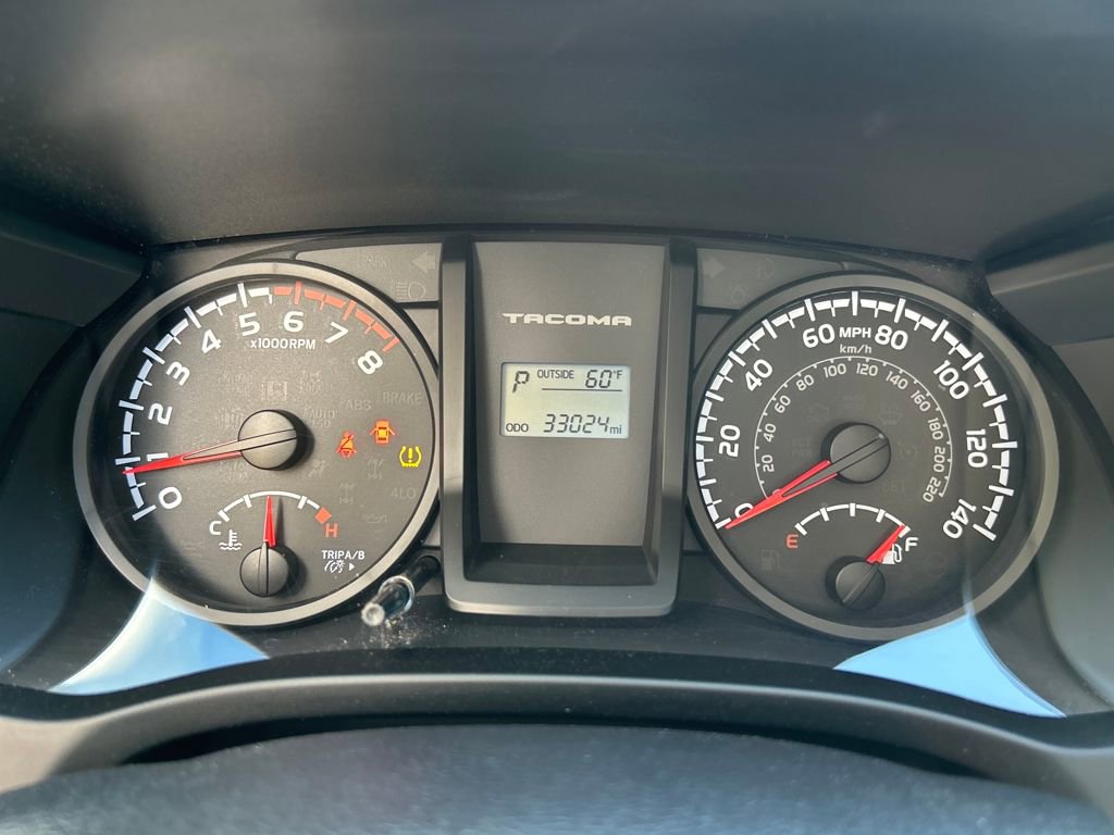 Used 2017 Toyota Tacoma SR image 15