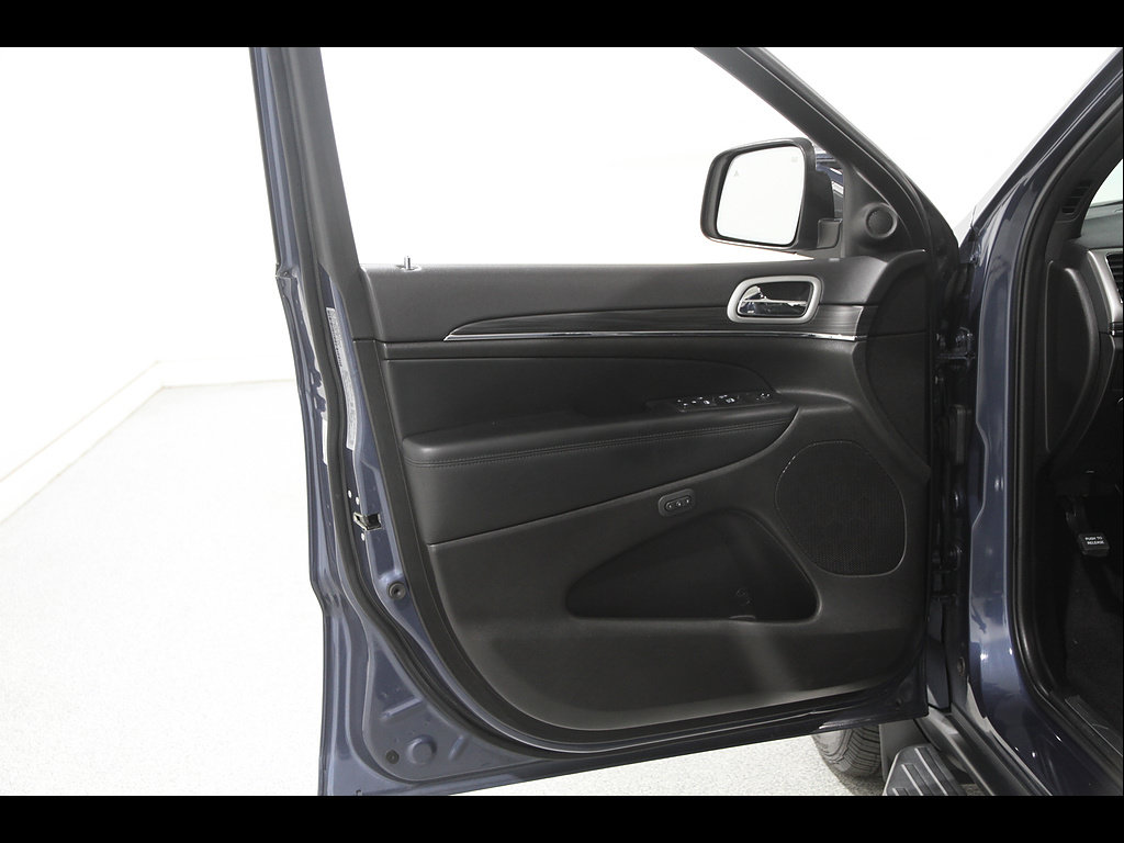 Used 2021 Jeep Grand Cherokee Limited AWD/4WD image 4