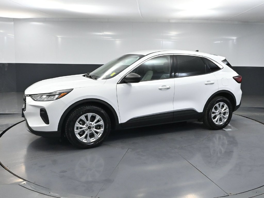 Used 2023 Ford Escape Active w/ Cold Weather Package FWD image 8