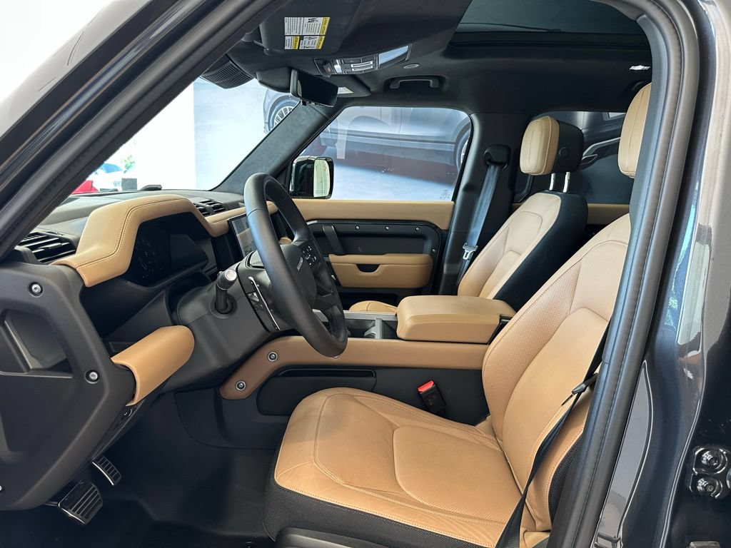 New 2025 Land Rover Defender 110 V8 AWD/4WD image 8