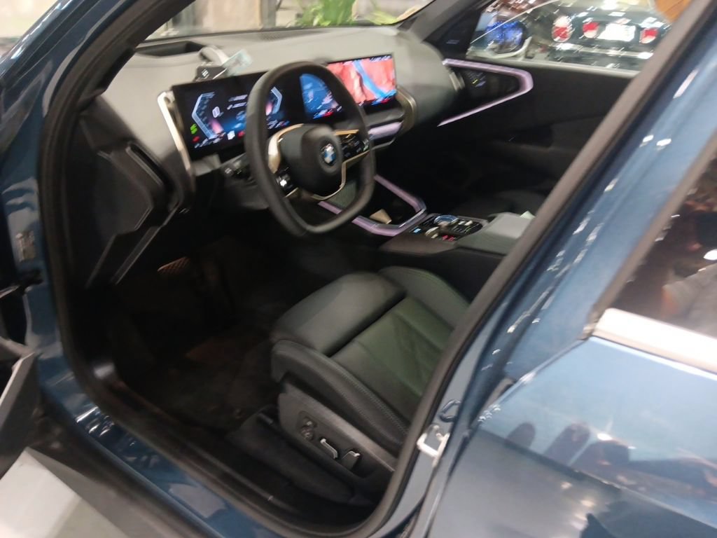 Used 2025 BMW X3 xDrive30i w/ Premium Package AWD/4WD image 4