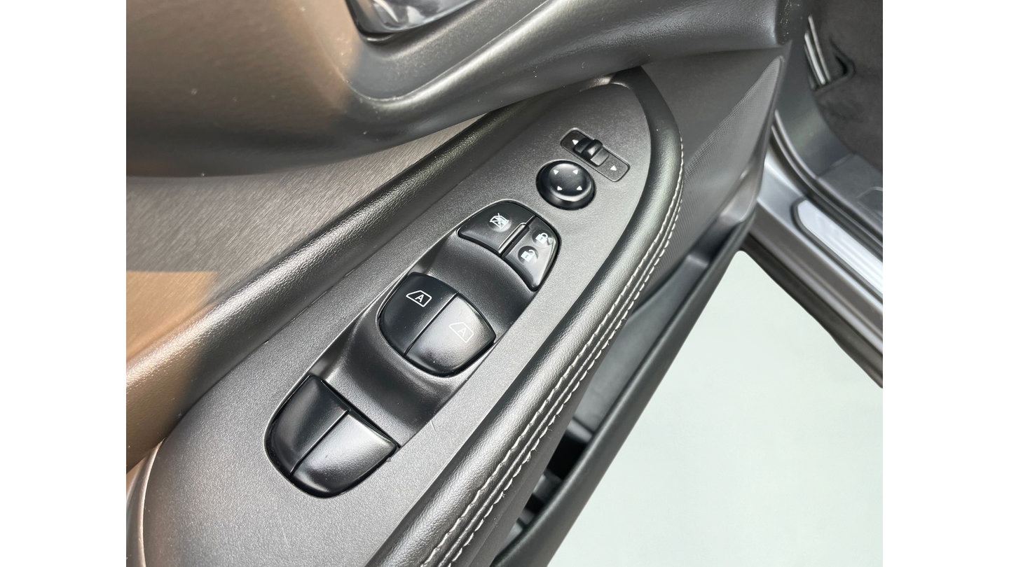 Used 2019 Nissan Murano SV AWD/4WD image 13