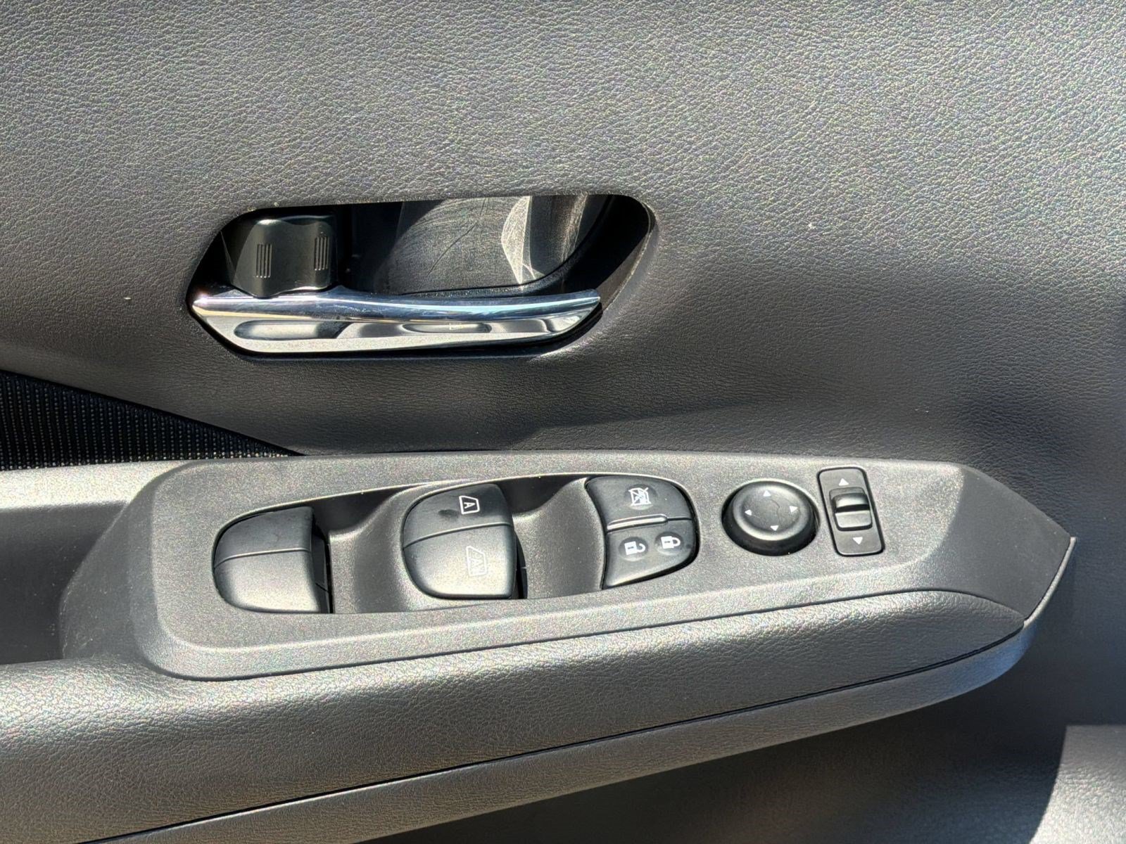 Used 2021 Nissan Kicks SV FWD image 24