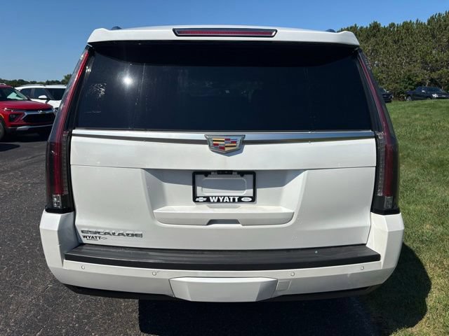 Used 2017 Cadillac Escalade Premium Luxury AWD/4WD image 6