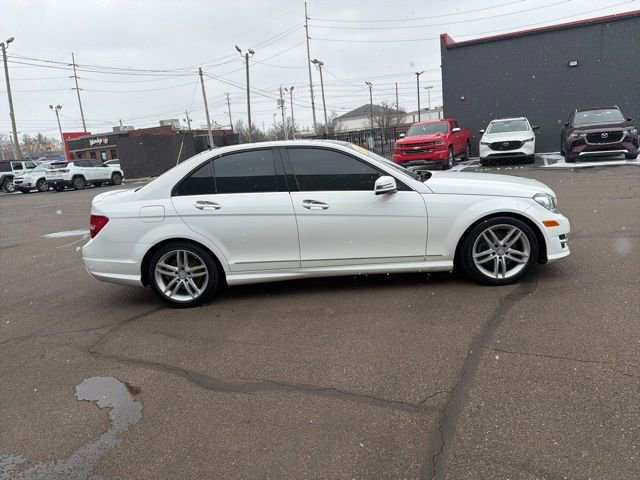 Used 2014 Mercedes-Benz C 300 4MATIC Sedan image 4
