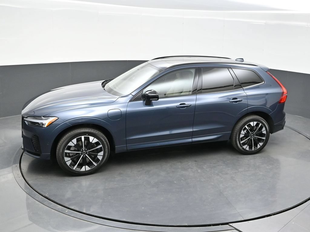 New 2026 Volvo XC60 T8 Plus w/ Climate Package AWD/4WD image 32