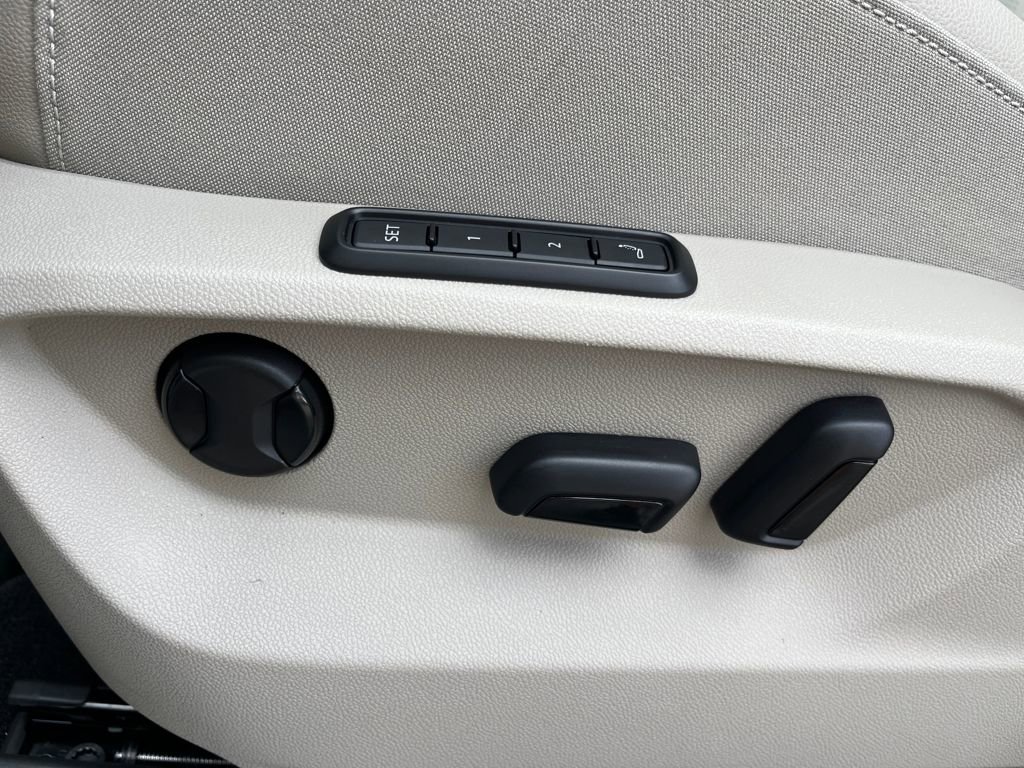 New 2026 Volkswagen Atlas SEL Premium R-Line image 7