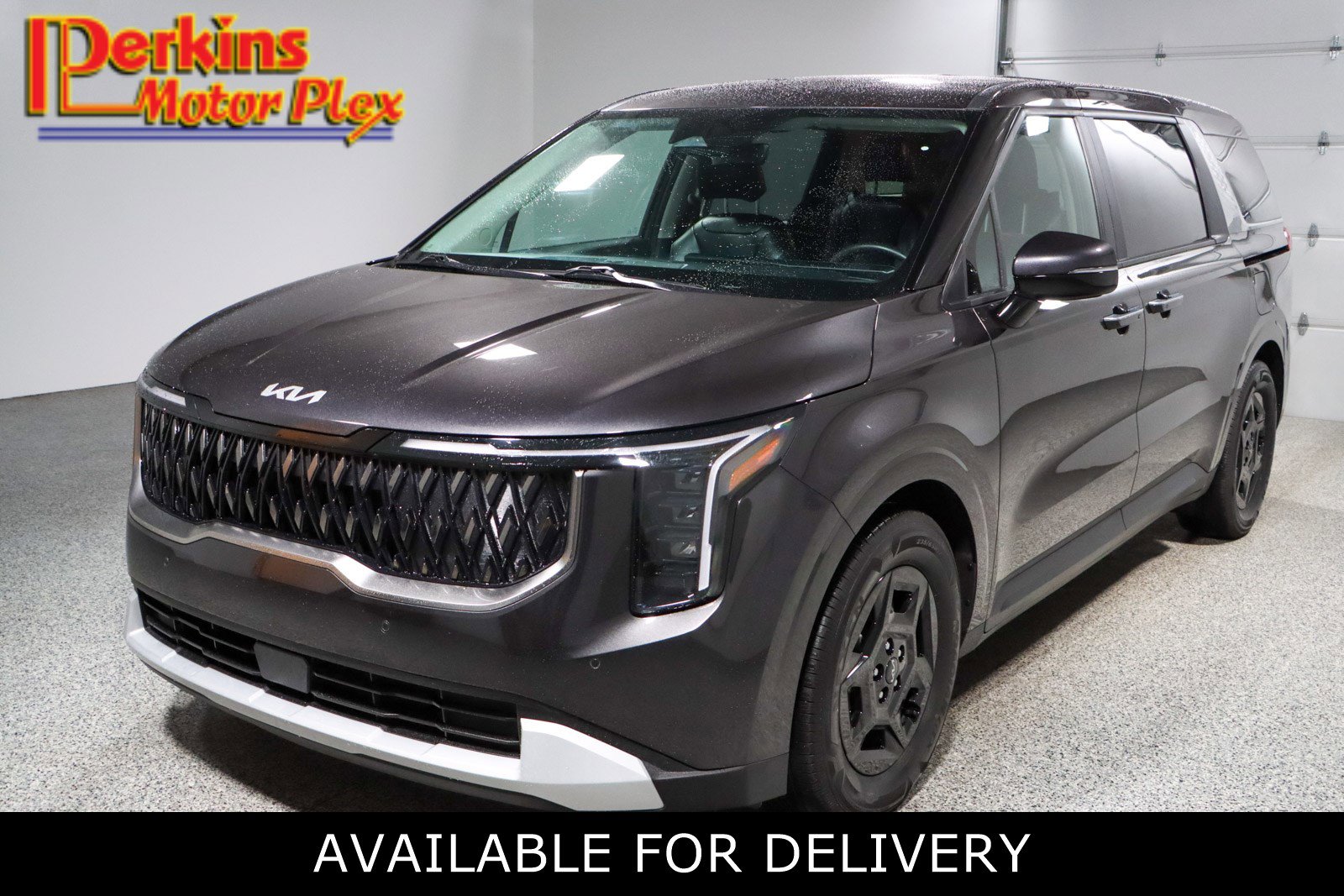 Used 2025 Kia Carnival image 1