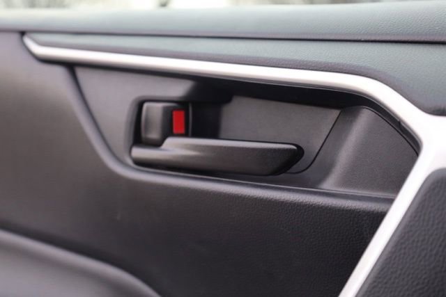 Used 2023 Toyota RAV4 LE image 22