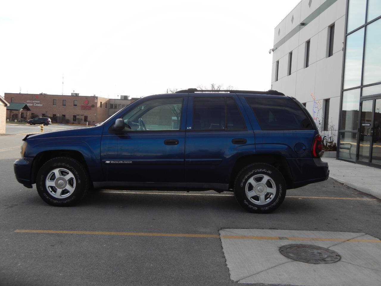 Used 2002 Chevrolet TrailBlazer LS w/ Preferred Equipment Group RWD image 5