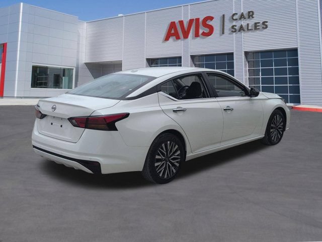 Used 2025 Nissan Altima 2.5 SV FWD image 6