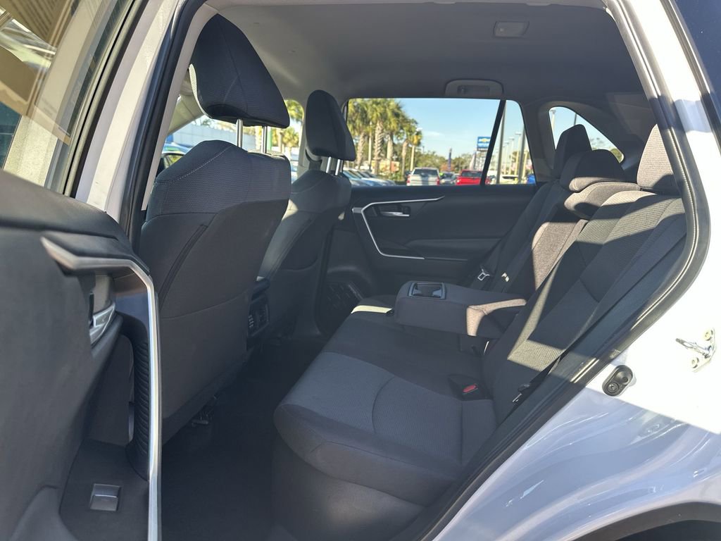 Used 2025 Toyota RAV4 XLE image 26