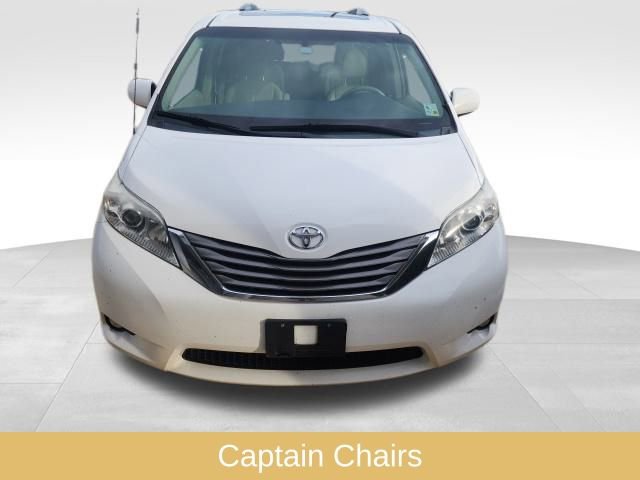Used 2014 Toyota Sienna XLE image 2