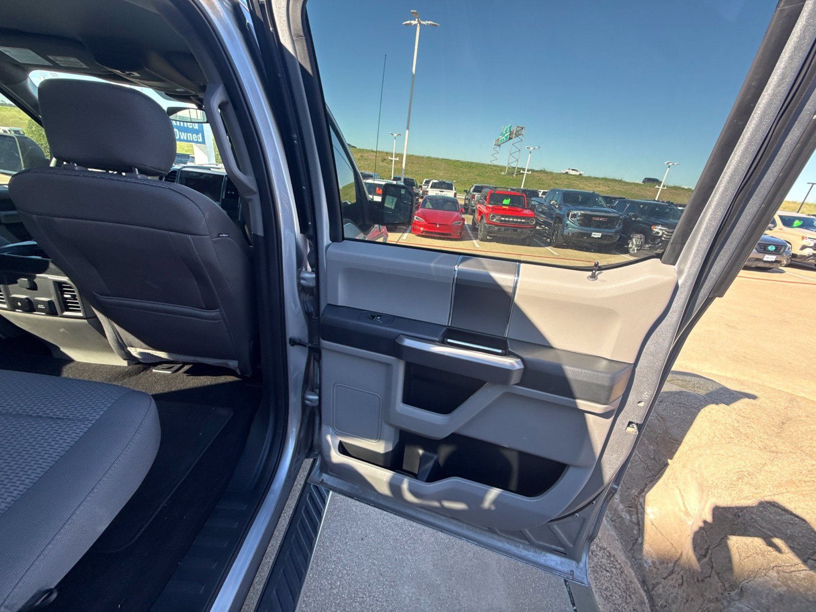 Used 2020 Ford F150 XLT w/ Equipment Group 302A Luxury RWD image 17