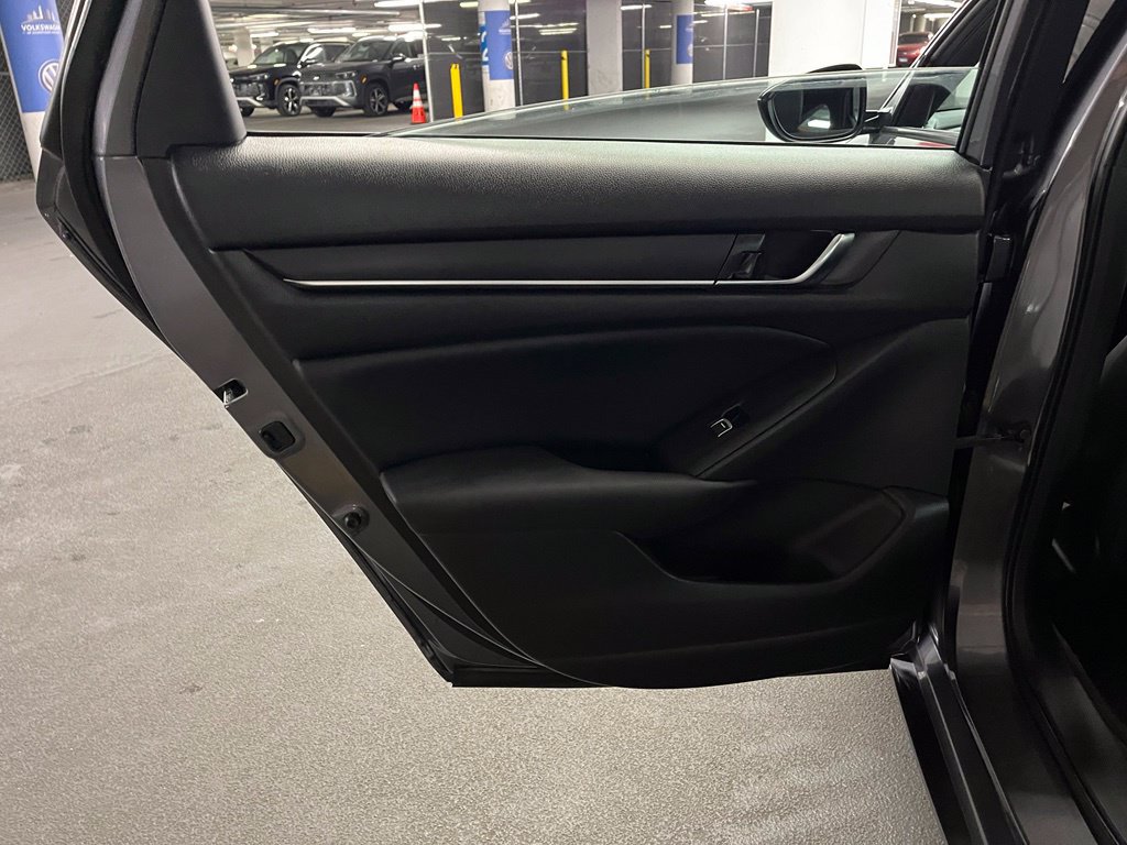 Used 2018 Honda Accord Sport image 18
