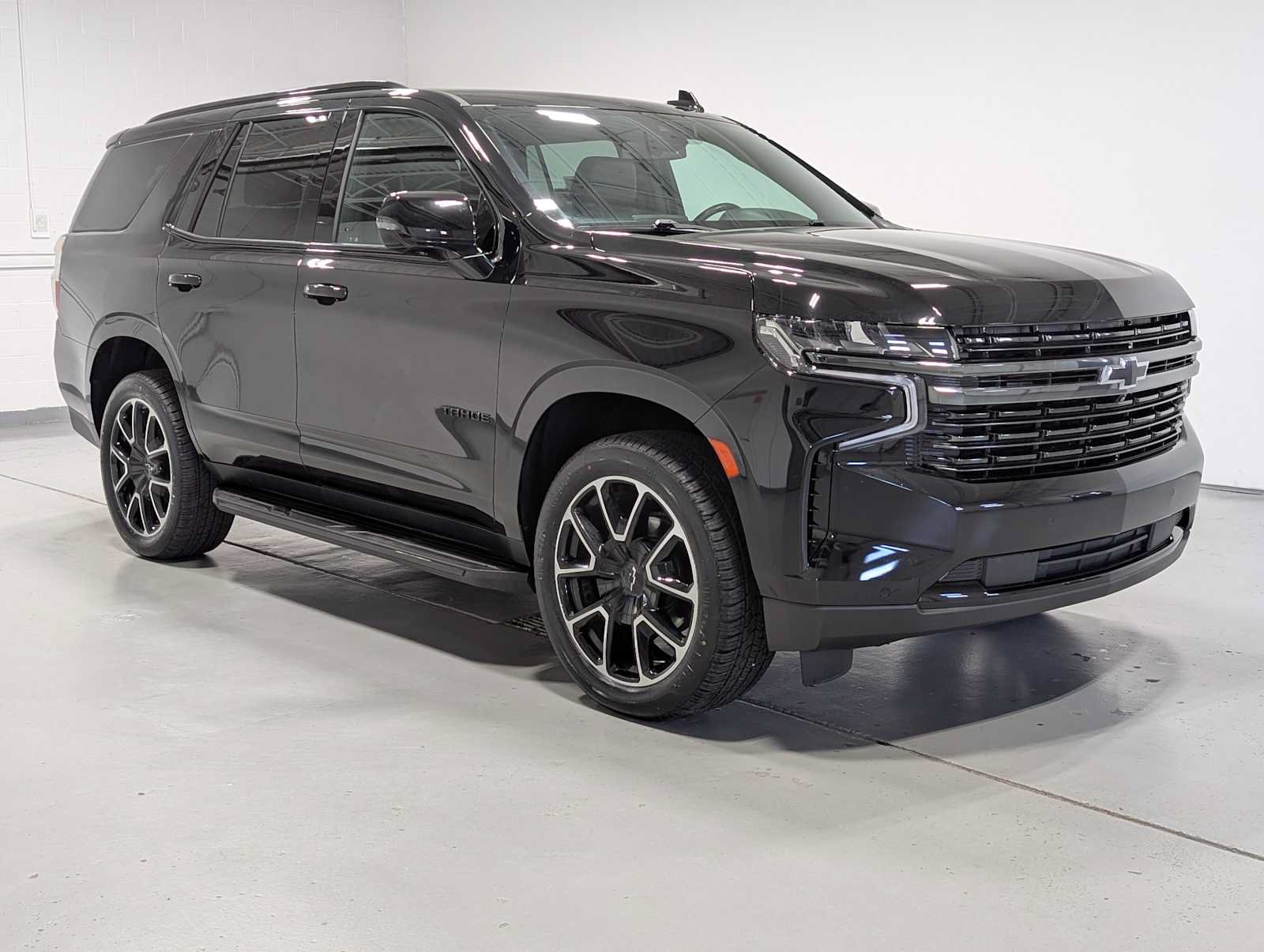 Used 2022 Chevrolet Tahoe RST w/ Luxury Package AWD/4WD image 6