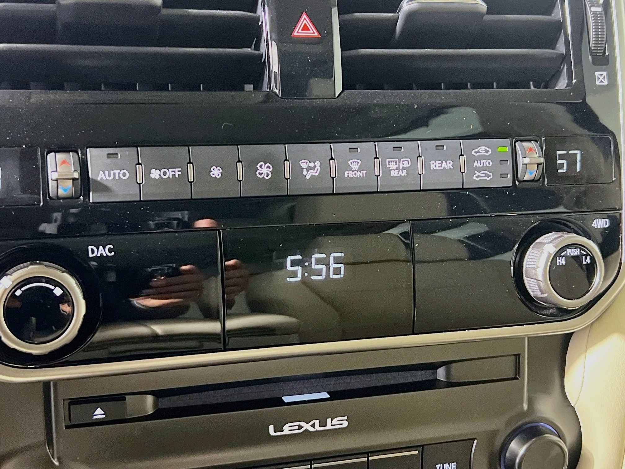 Used 2023 Lexus GX 460 Premium w/ Accessory Package AWD/4WD image 26