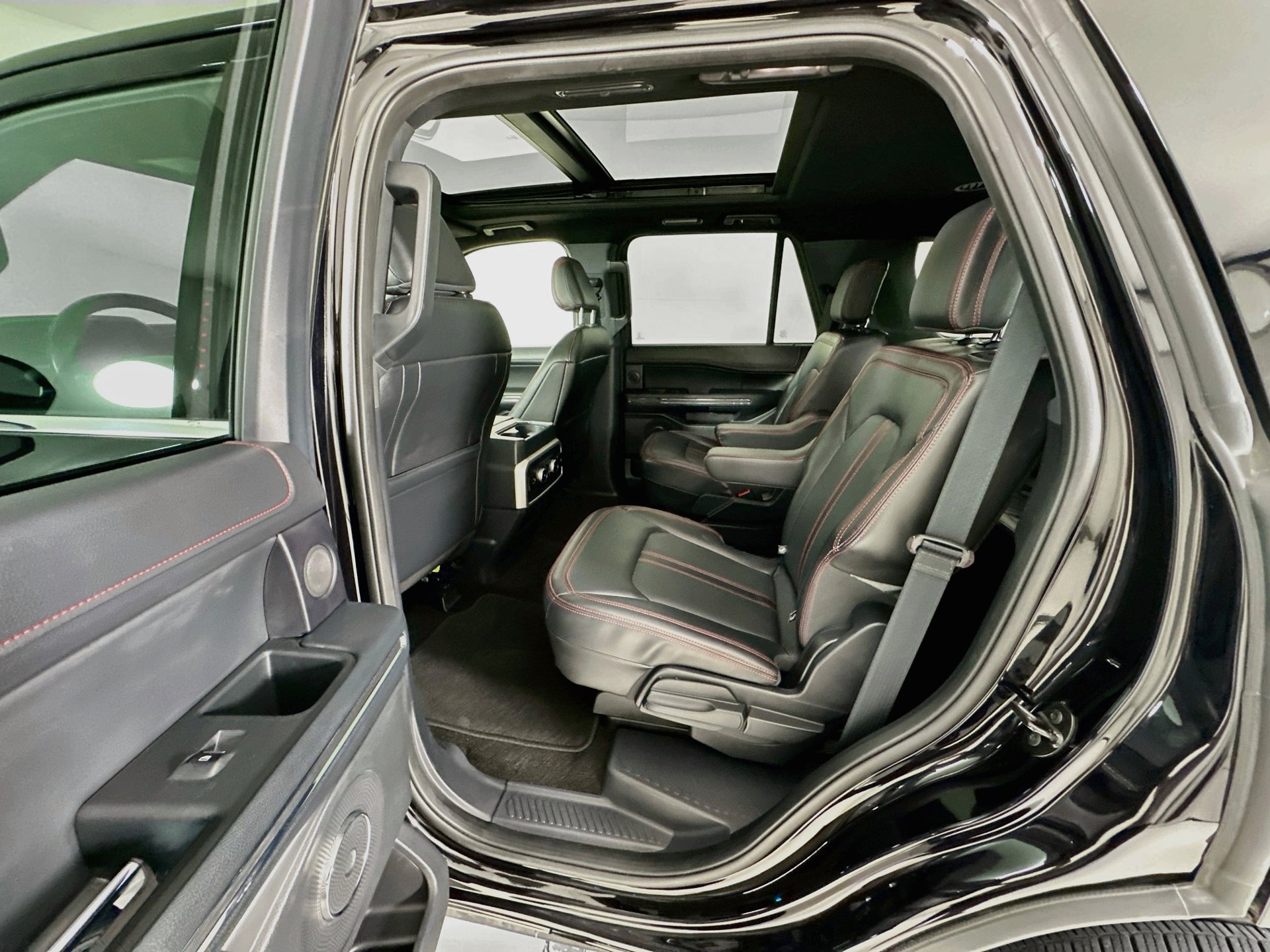 Used 2022 Ford Expedition Limited RWD image 27