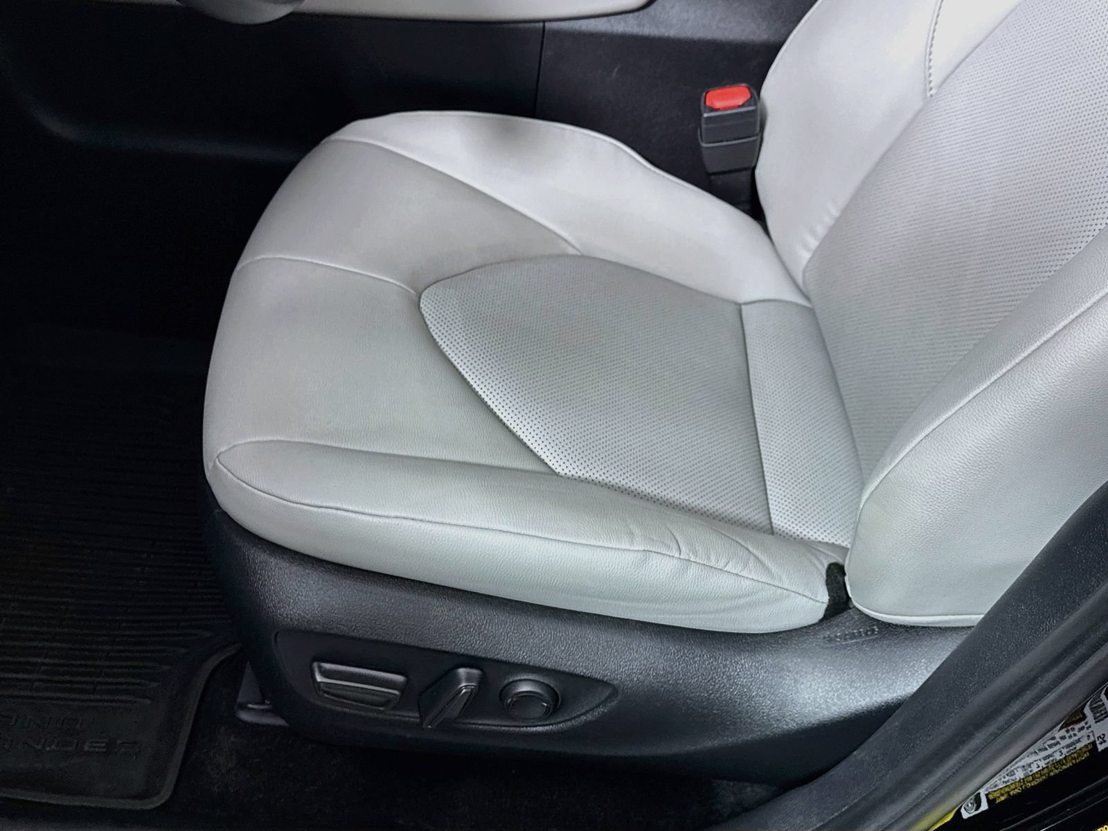 Certified 2024 Toyota Grand Highlander AWD image 15