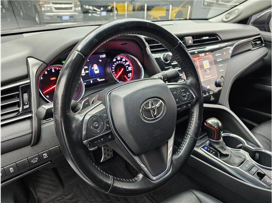Used 2020 Toyota Camry XSE w/ Navigation Package image 10